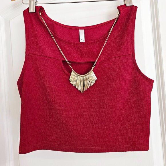 Fio Fio Crop Top w/ Detachable Gold Accent - Picture 1 of 3